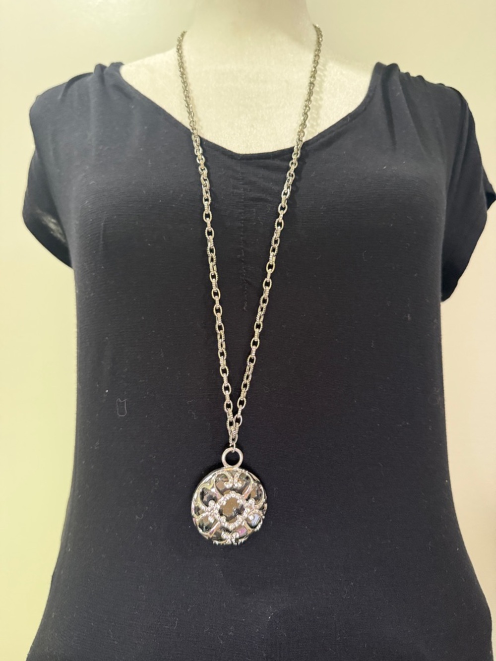 White House Black Market Silver Filigree Pendant Long Chain Convertible Necklace
